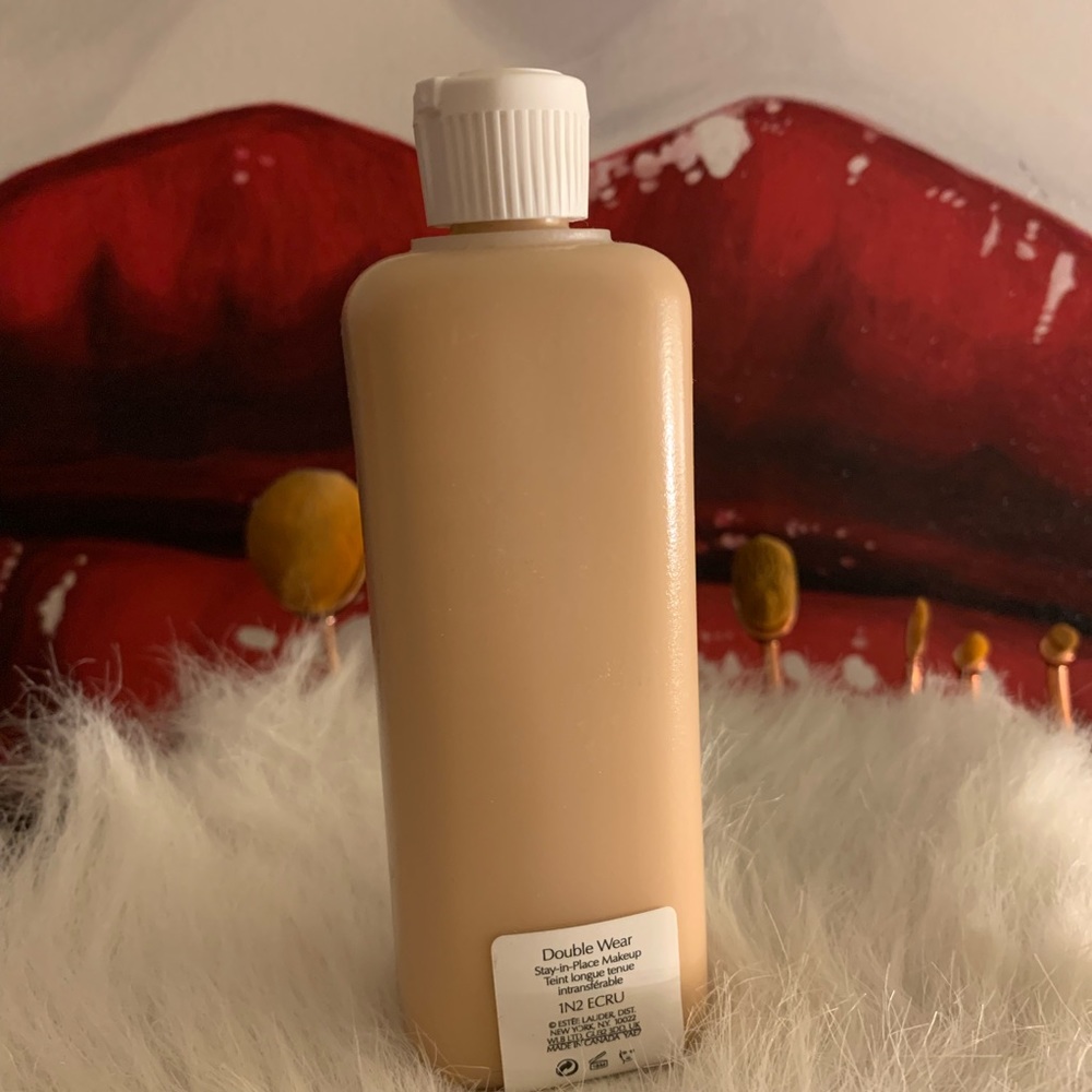 Estée Lauder Double Wear stay in place 1N2 ecru